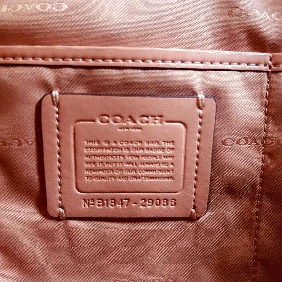 Coach Large Structured Pebble Tote w/Padded Tablet Compartment Excellent Cond. - Picture 11 of 16